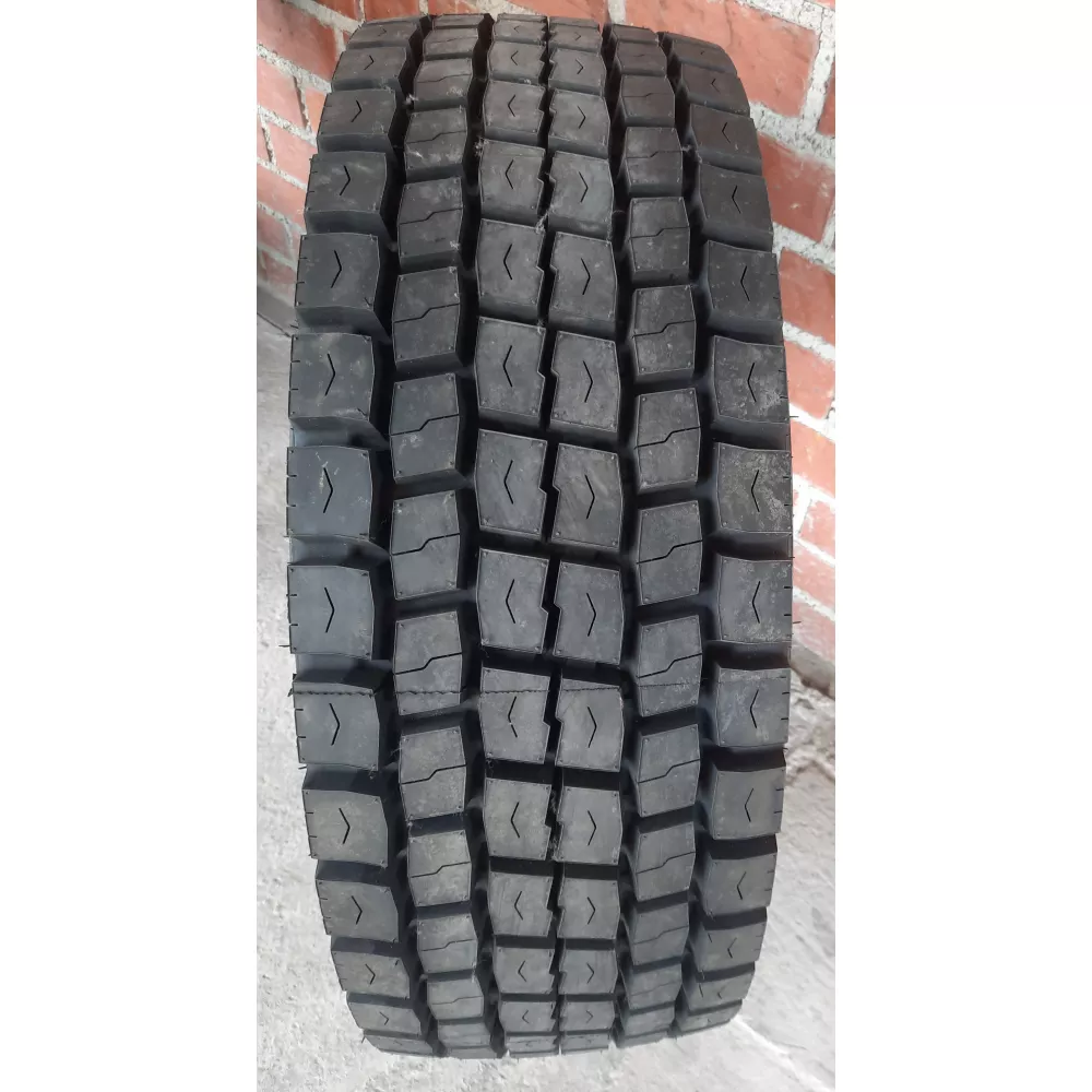 Грузовая шина 305/70 R19,5 Long March LM-329 18PR в Первоуральске